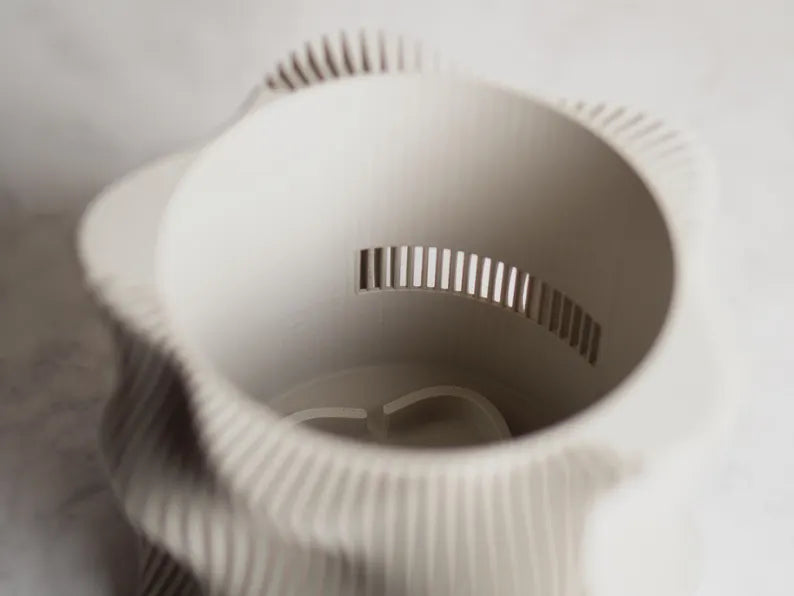 Kura-Pot Curvy | Minimalistic & Elegant Indoor Planter Pot | With Hidden Drainage Windows | Great Gift for Plant Lover!