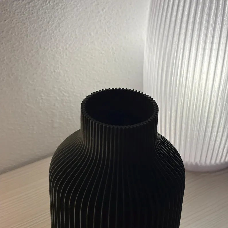 Unique Geometric Wavy Vase | Modern & Minimalist 3D Printed Decor Vase for Dried Flowers | Gift for Home